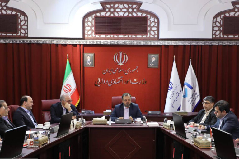 پرداخت نخستین خسارت از محل صندوق بیمه حوادث طبیعی ساختمان به زلزله‌زدگان هرمزگانی